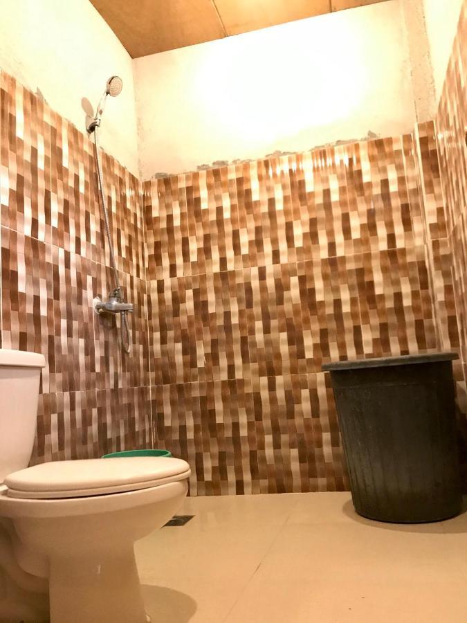 Sharky Hostel Ослоб Экстерьер фото