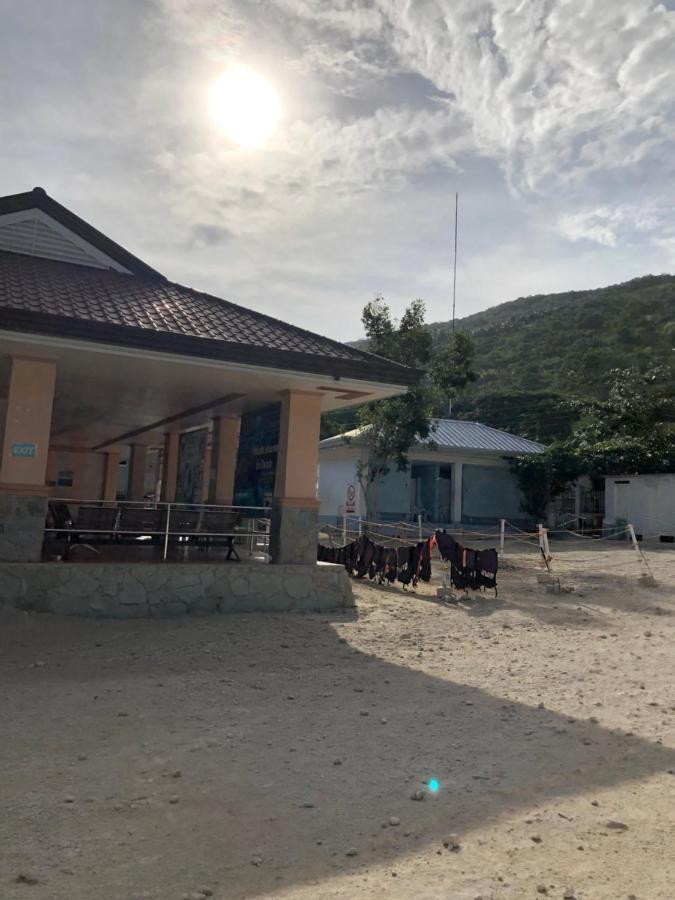 Sharky Hostel Ослоб Экстерьер фото