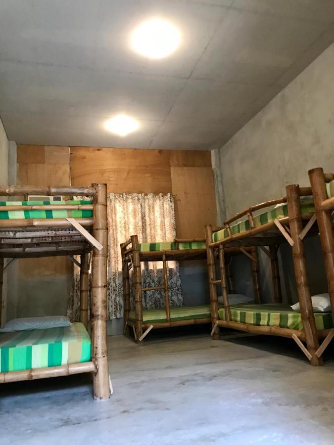 Sharky Hostel Ослоб Экстерьер фото