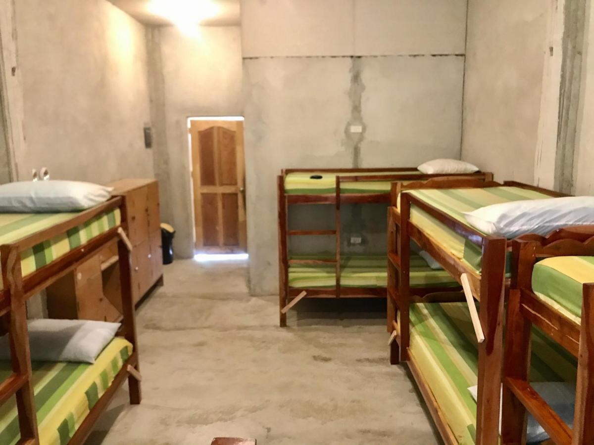 Sharky Hostel Ослоб Экстерьер фото